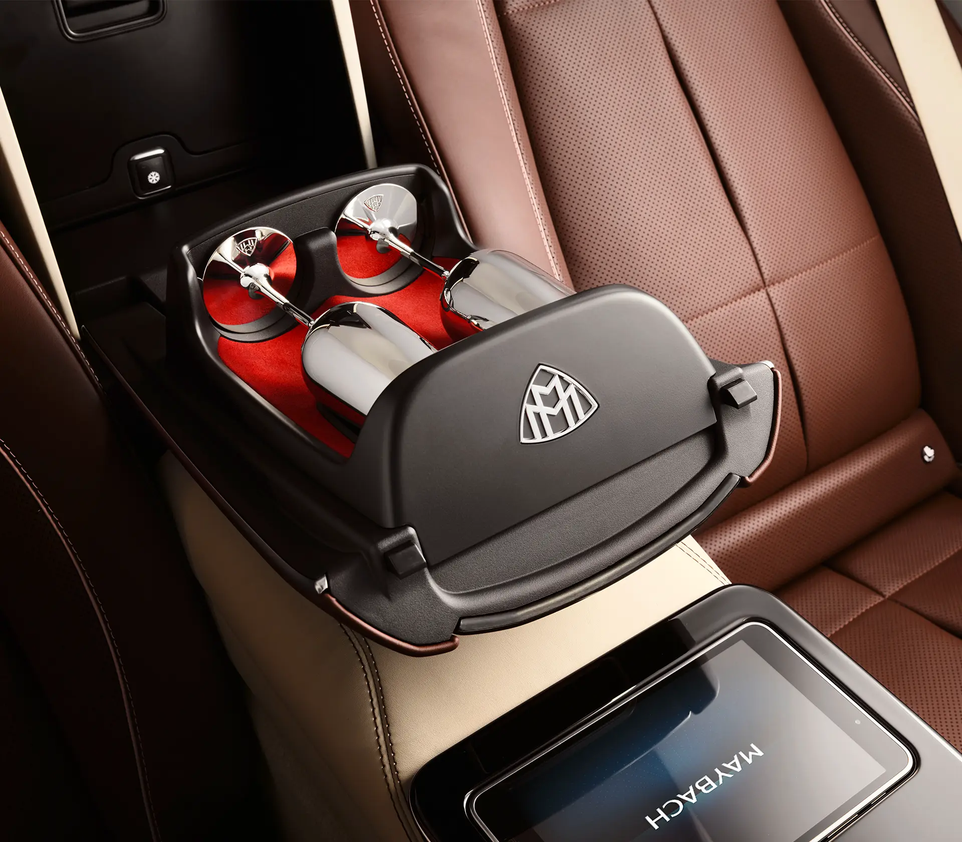 Mercedes-Maybach GLS purer Luxus Champagnerflaschenhalterung im Fond