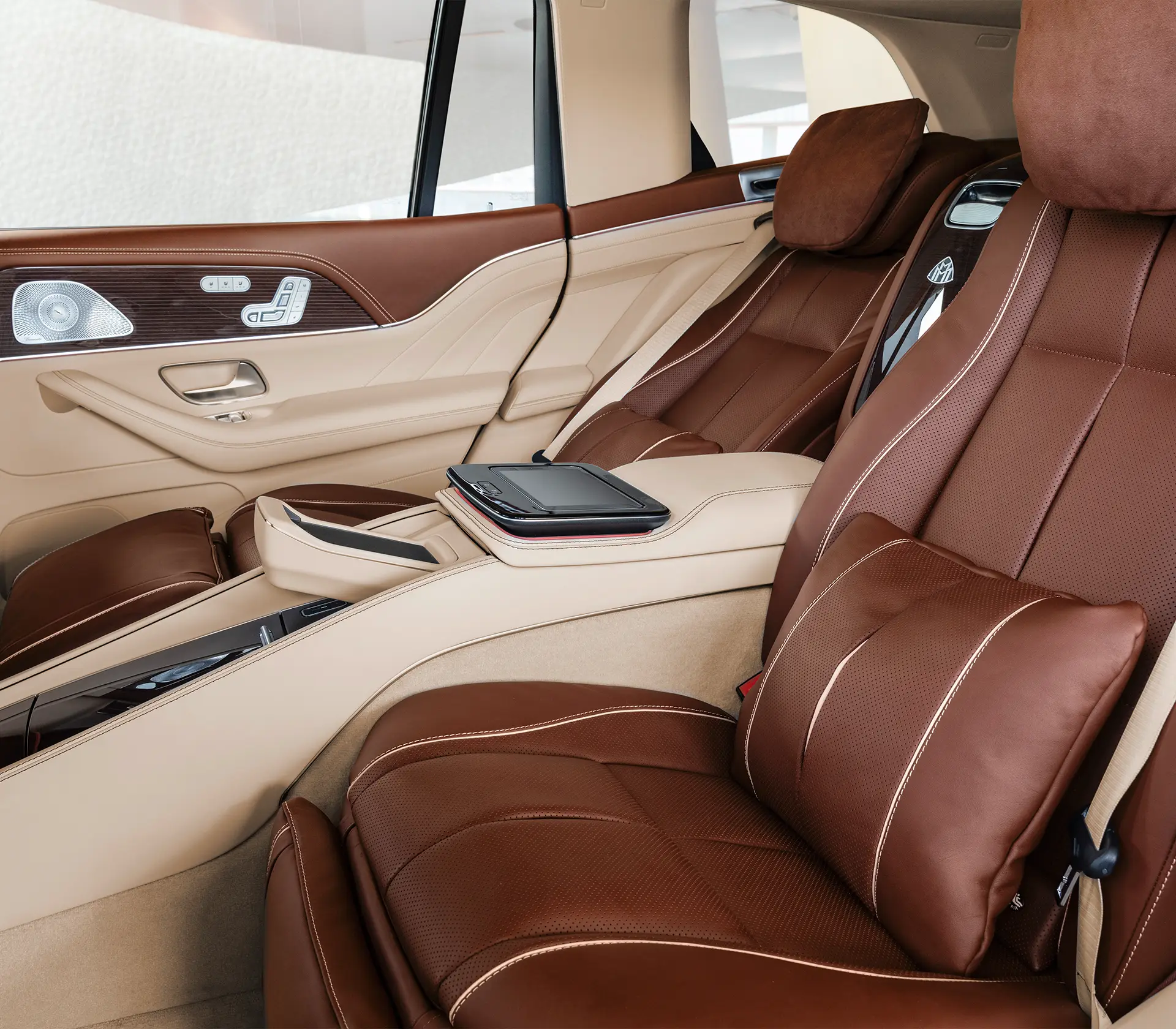 Mercedes-Maybach GLS Fondbereich seitenansicht