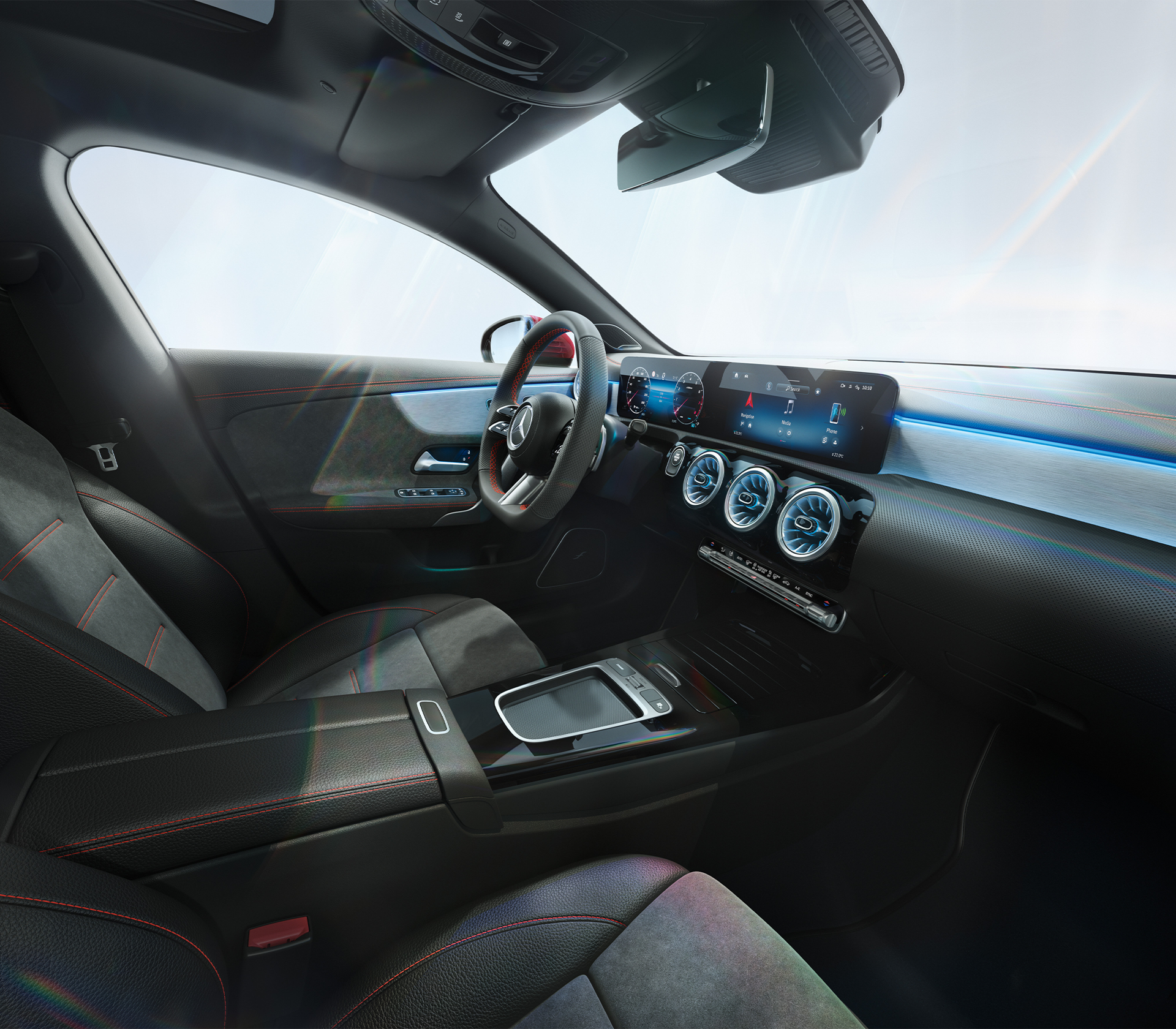 CLA-Shootingbrake Interieur schwarze Sitze mit roten Nähten. 