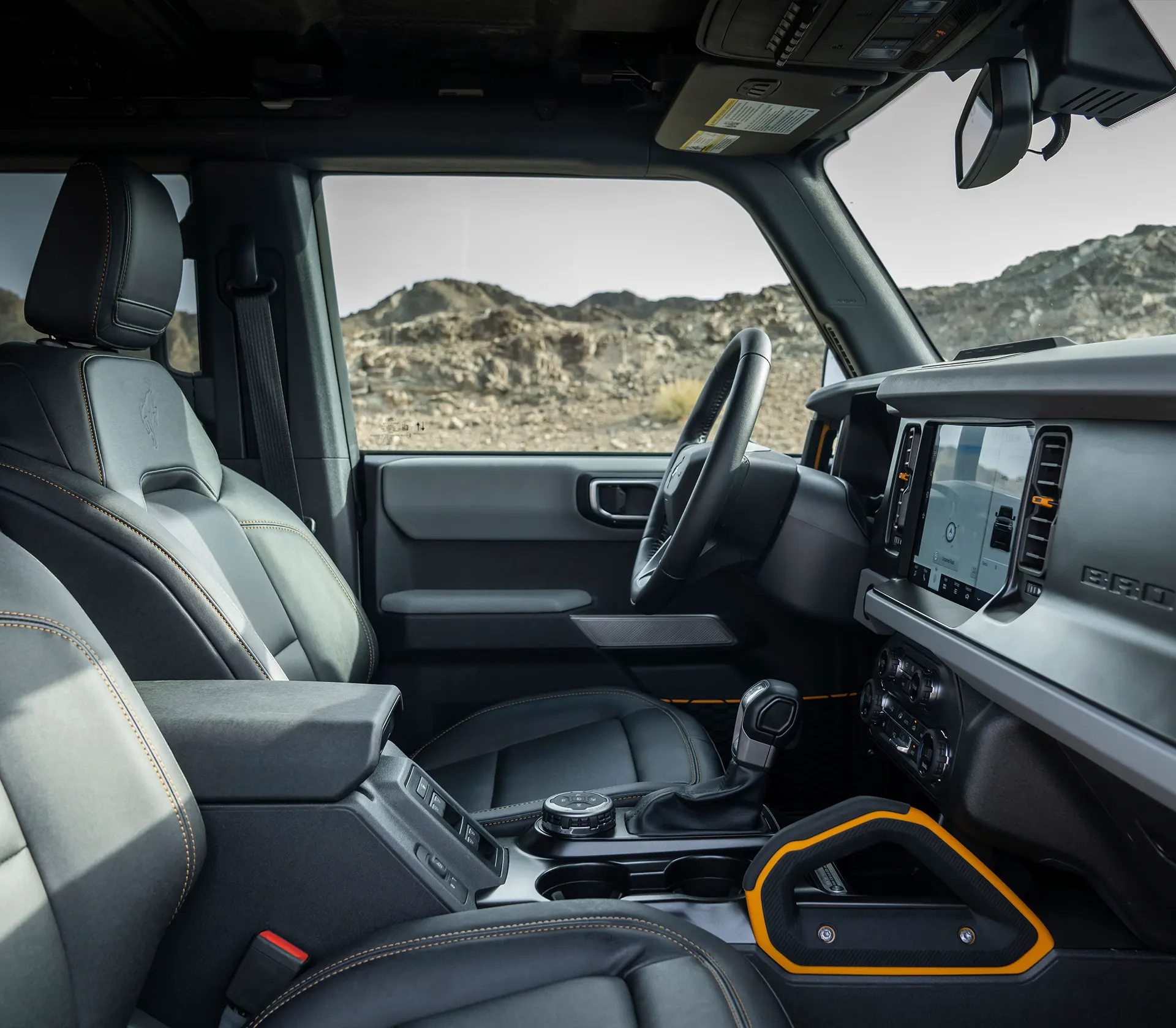 der vordere Innenraum vom Ford Bronco