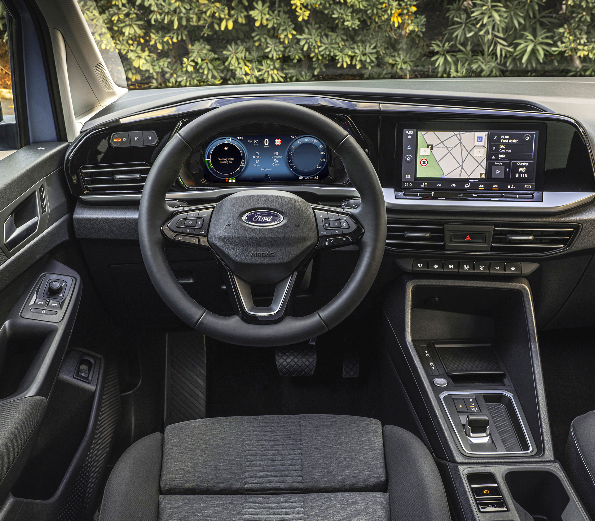 Ford tourneo Connect Innenraum Ansicht des Bildschirmes und Lenkrades