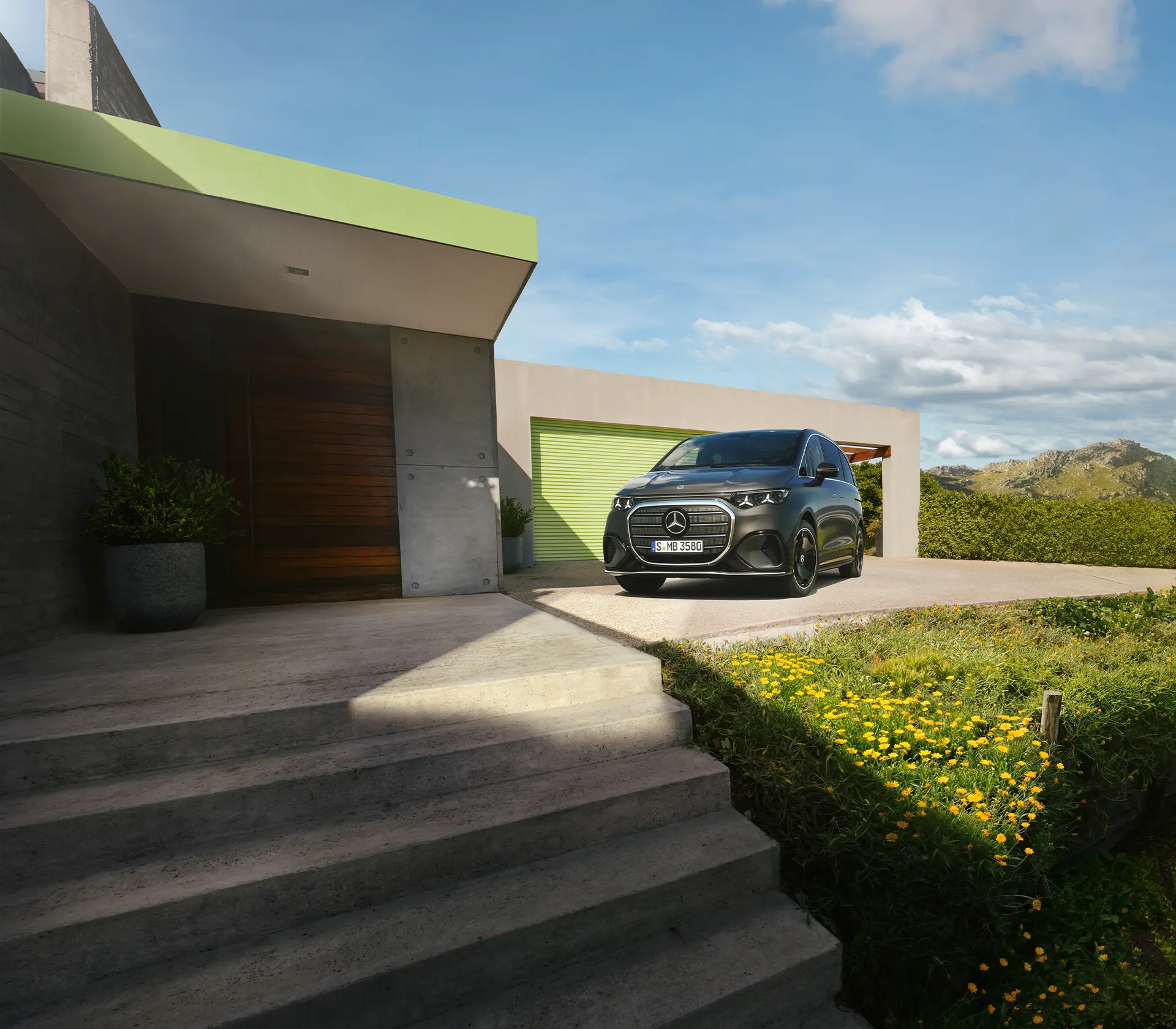 der neue VLE steht geparkt in einer Hauseinfahrt