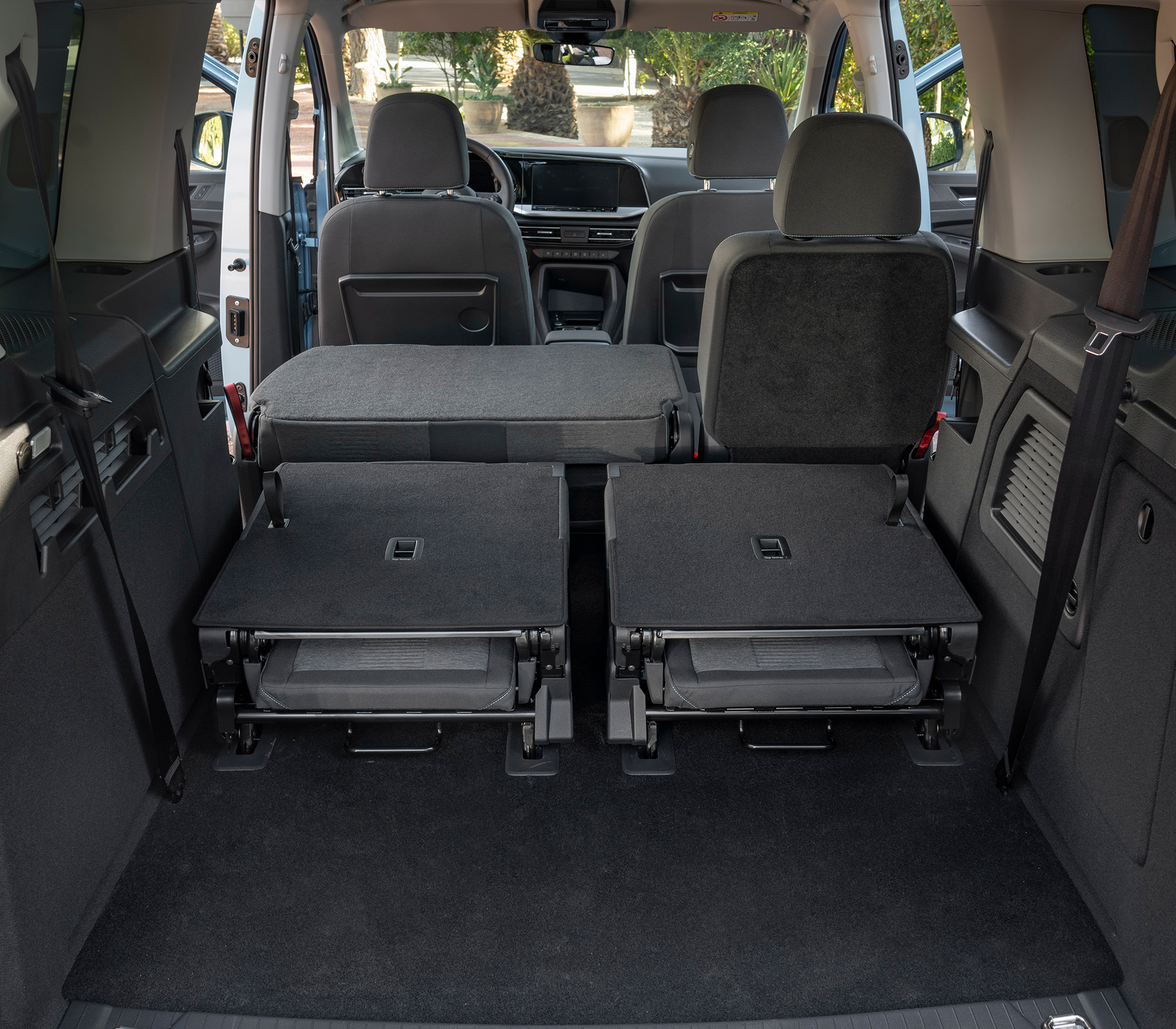 Ford Tourneo Connect Innenansicht des Kofferraums mit umgeklapten Sitzen