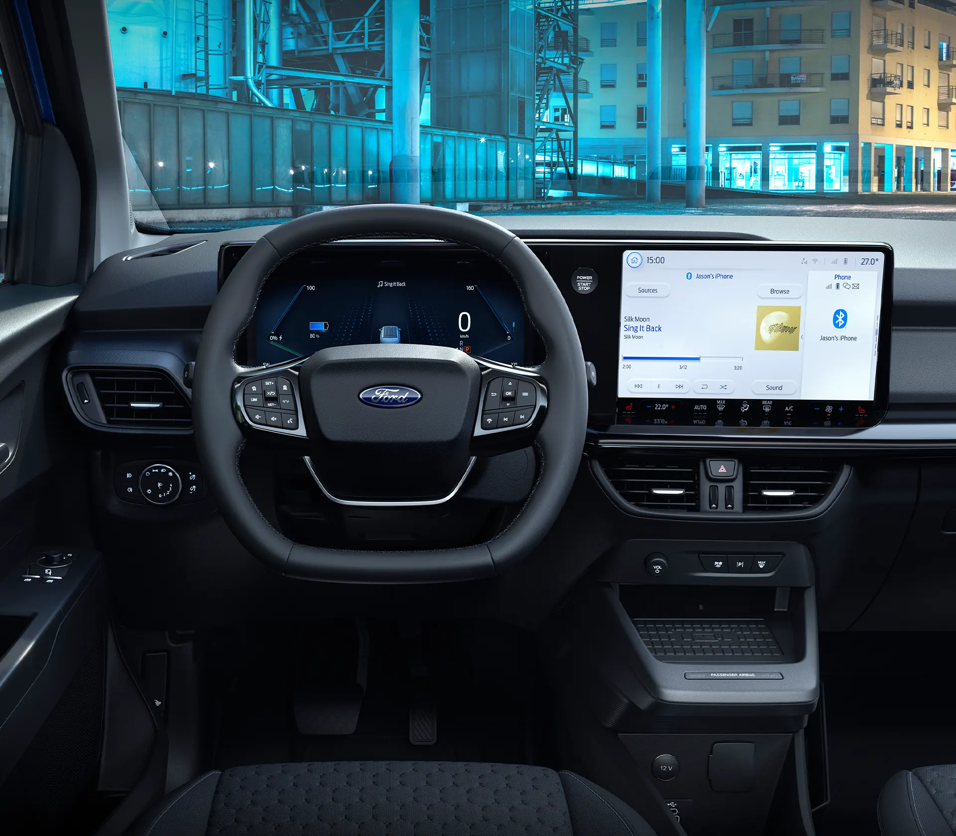 Interieur des E-Transit Courier bei Nacht