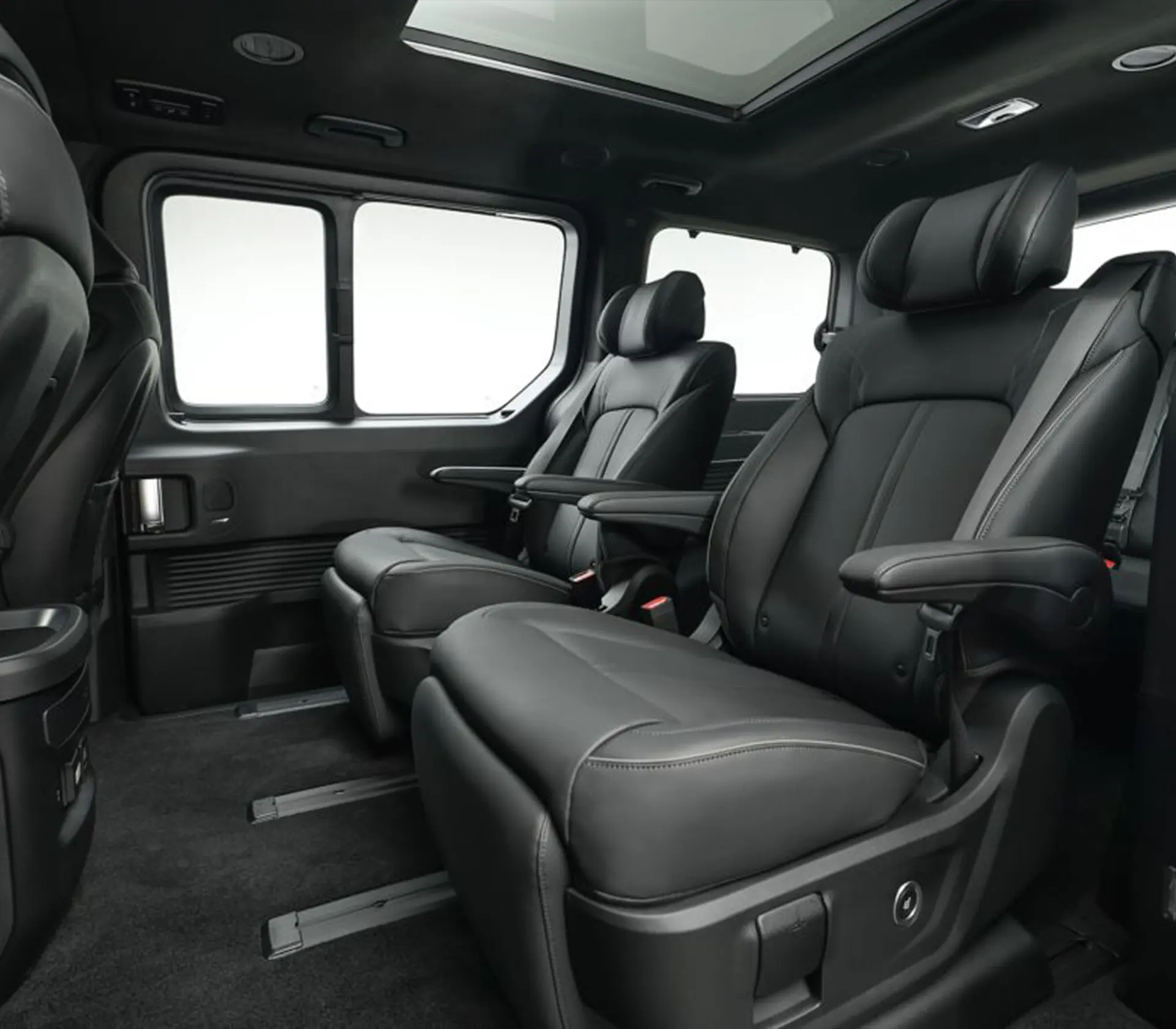 Mittlere Sitzreihe beim Staria Elektro