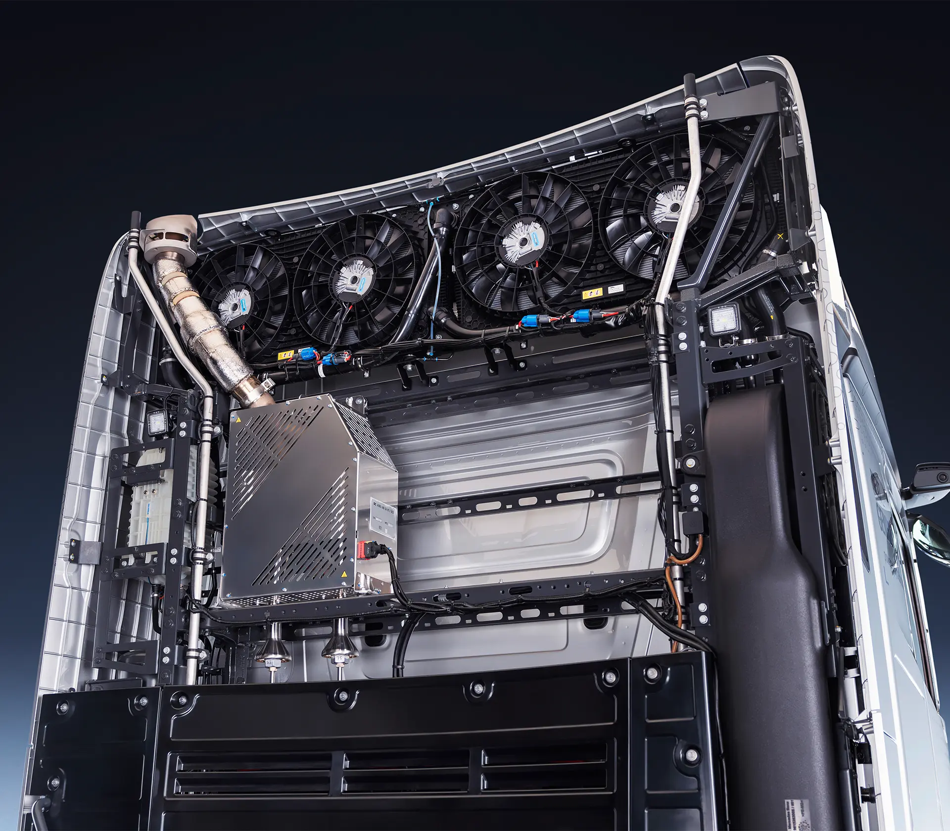 Blick auf das offene Heck des NextGenH2 Truck