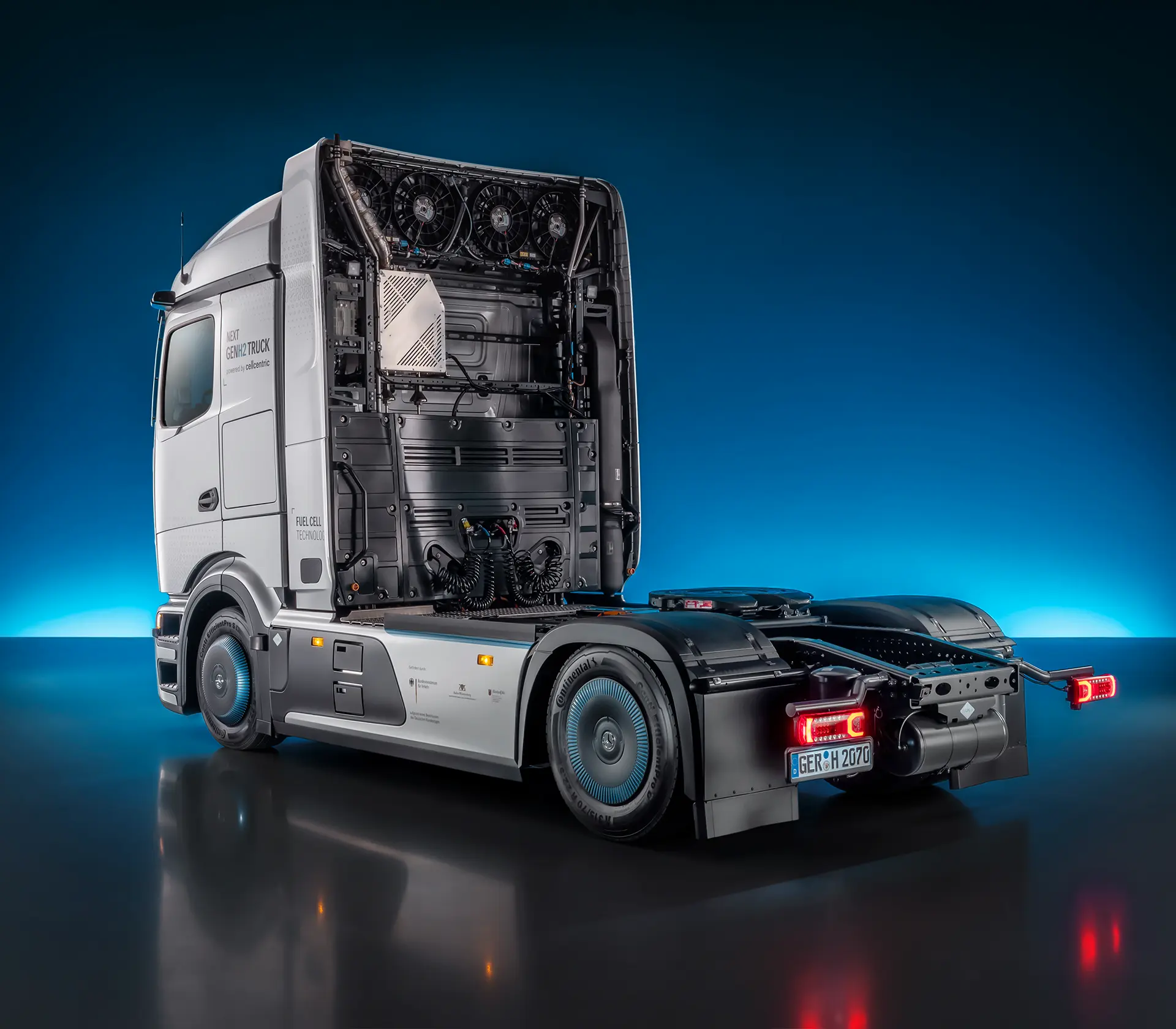 Blick auf das offene Heck des NextGenH2 Truck